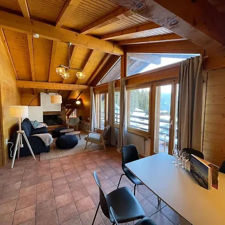5 Ch. Ski-in/out Apartment